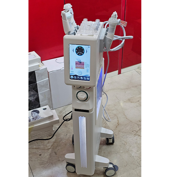7 in 1 superfacial machine with oxygeneo handpies 1