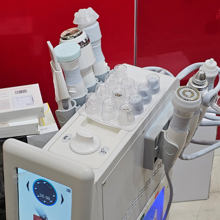 7 in 1 superfacial machine with oxygeneo handpies 2