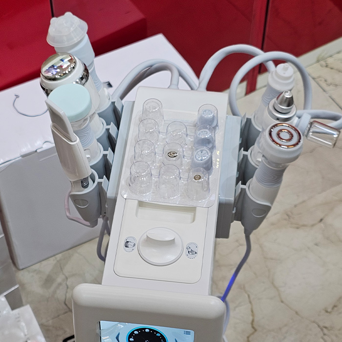 7 in 1 superfacial machine with oxygeneo handpies 4